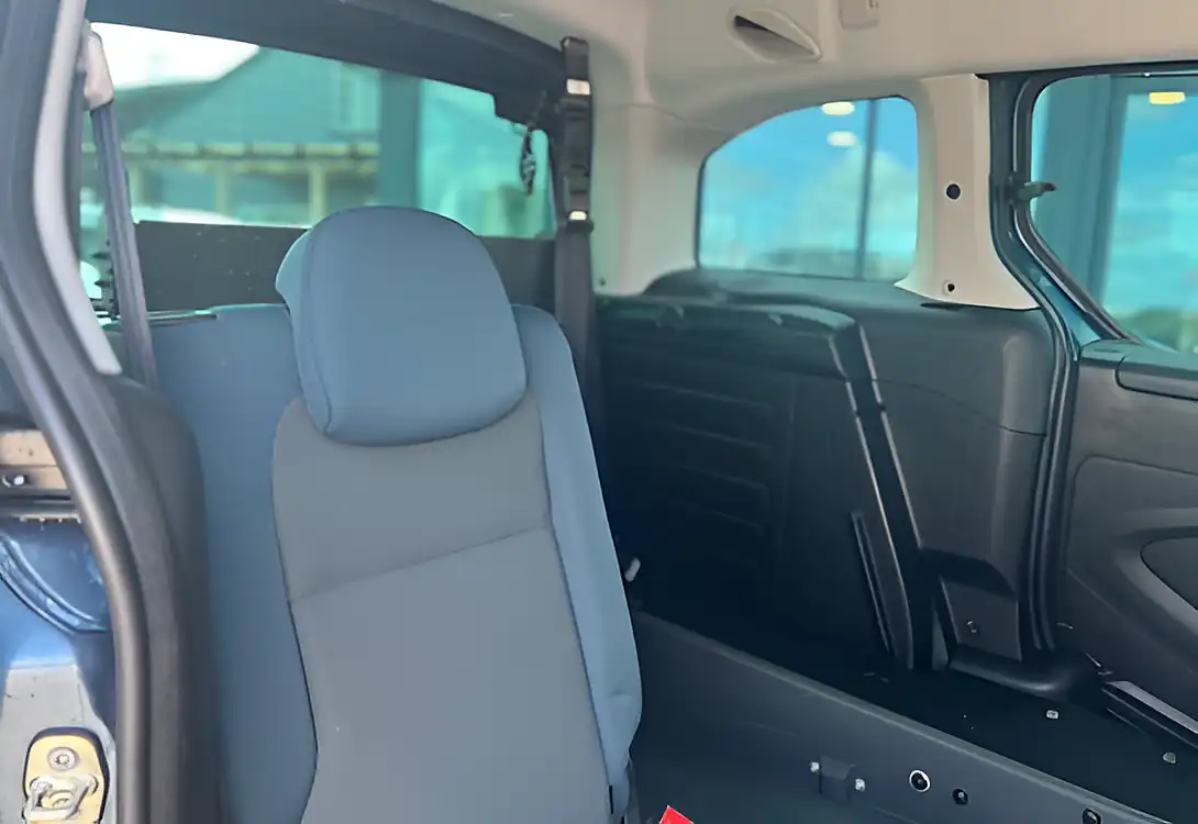 Used 2017 Citroen Berlingo Multispace Feel Blue - Interior and Exterior details 18