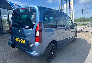 Used 2017 Citroen Berlingo Multispace Feel Blue - Interior and Exterior details 7