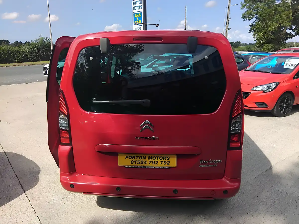 Used 2017 Citroen Berlingo Multispace Feel Red - Interior and Exterior details 10