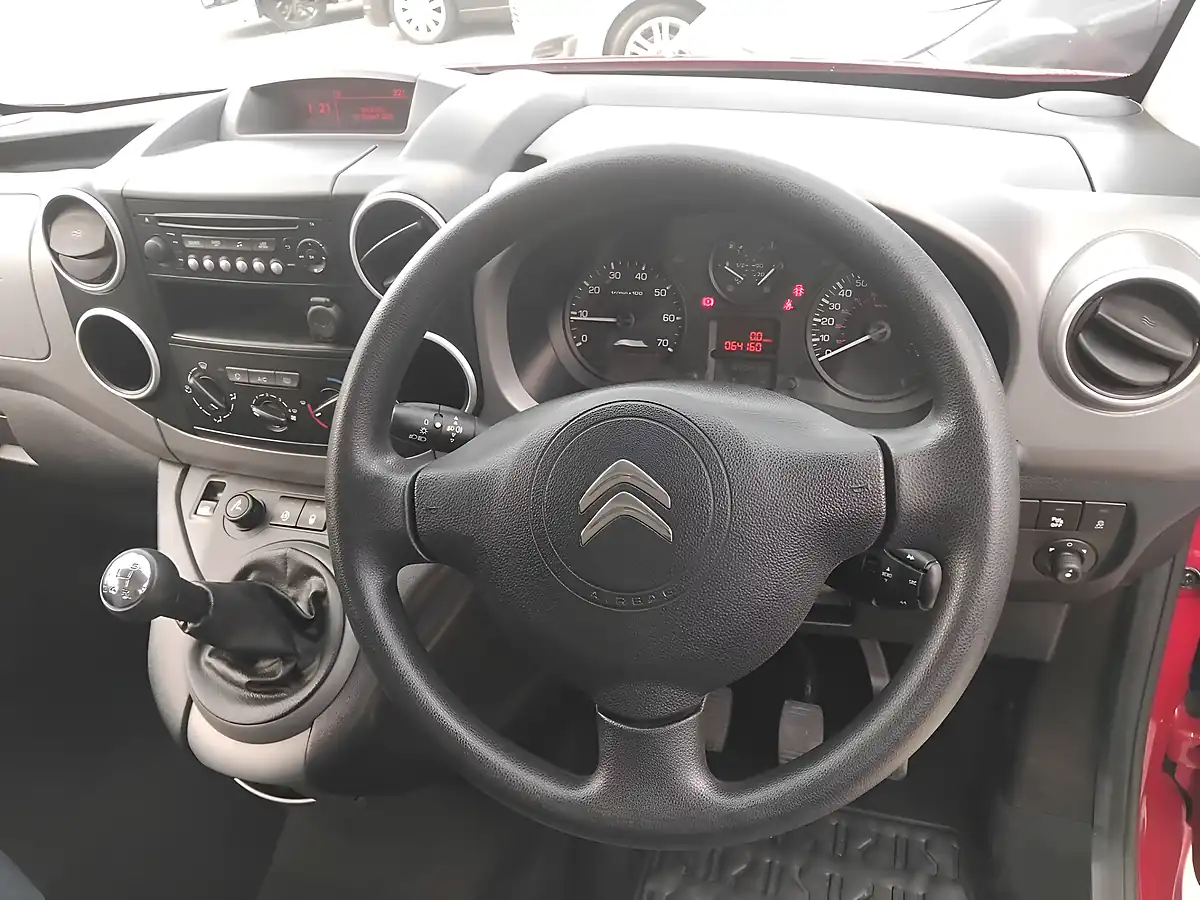 Used 2017 Citroen Berlingo Multispace Feel Red - Interior and Exterior details 12