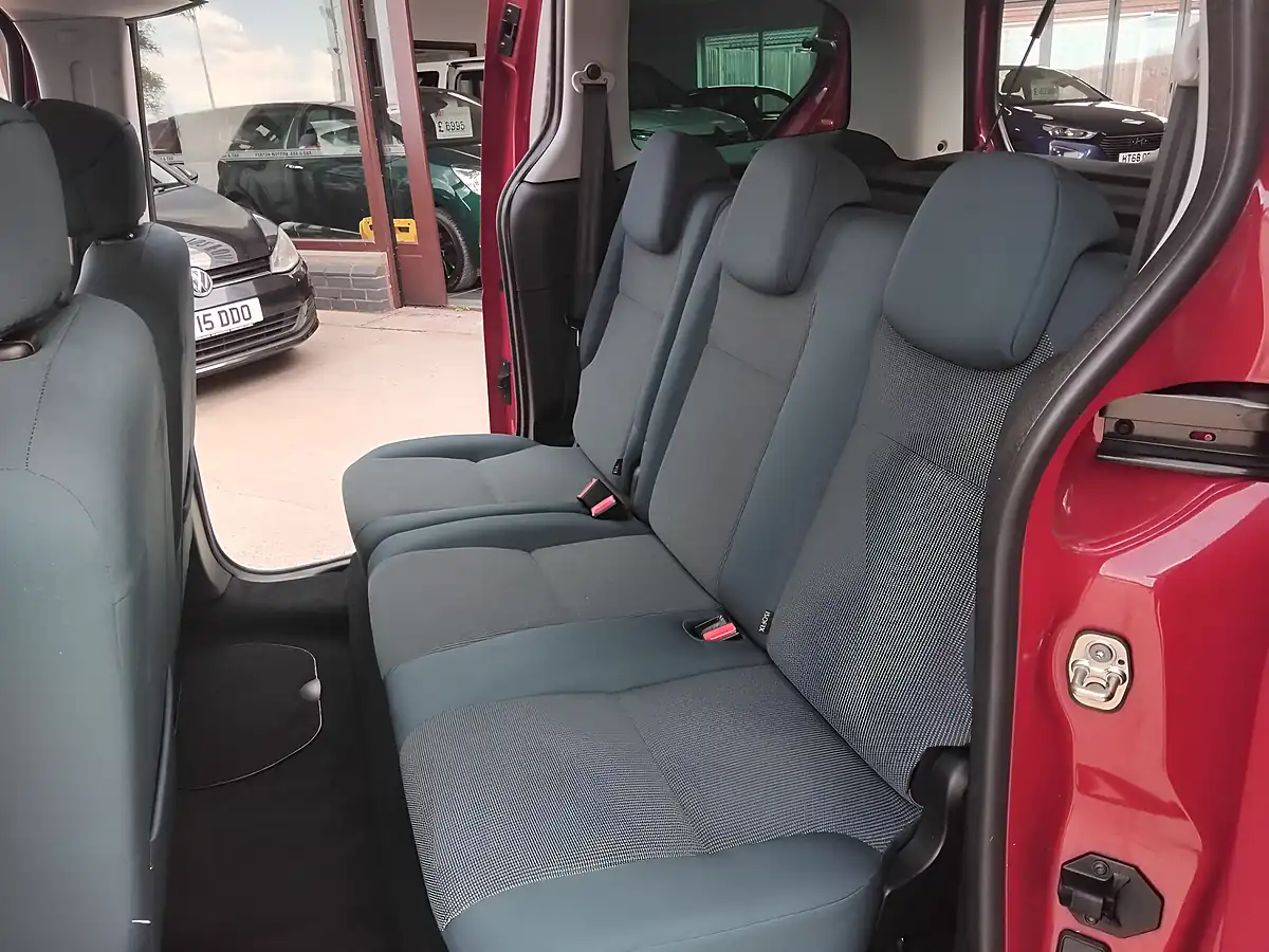 Used 2017 Citroen Berlingo Multispace Feel Red - Interior and Exterior details 15