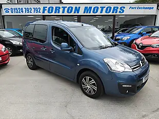 Used 2017 Citroen Berlingo Multispace Feel Red - Interior and Exterior details 18
