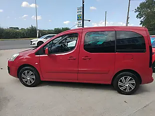 Used 2017 Citroen Berlingo Multispace Feel Red - Interior and Exterior details 5