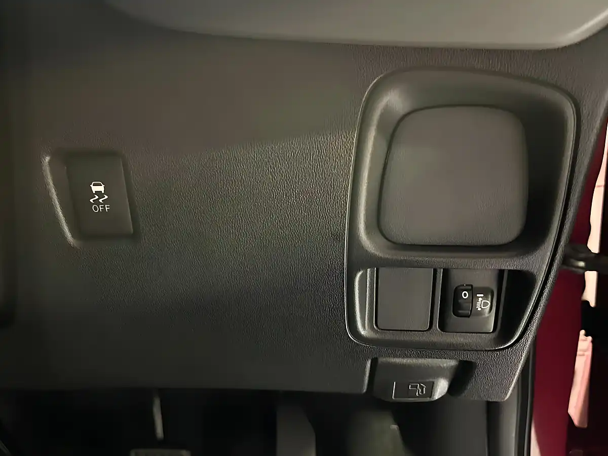 Used 2017 Citroen C1 Feel Red - Interior and Exterior details 13