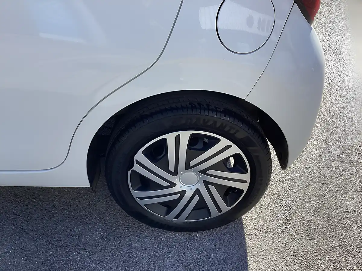 Used 2017 Citroen C1 Feel White - Interior and Exterior details 19