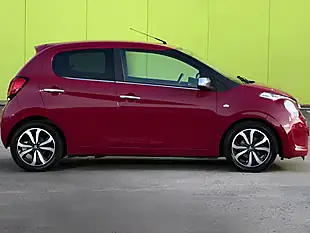 Used 2017 Citroen C1 Flair Red - Interior and Exterior details 7