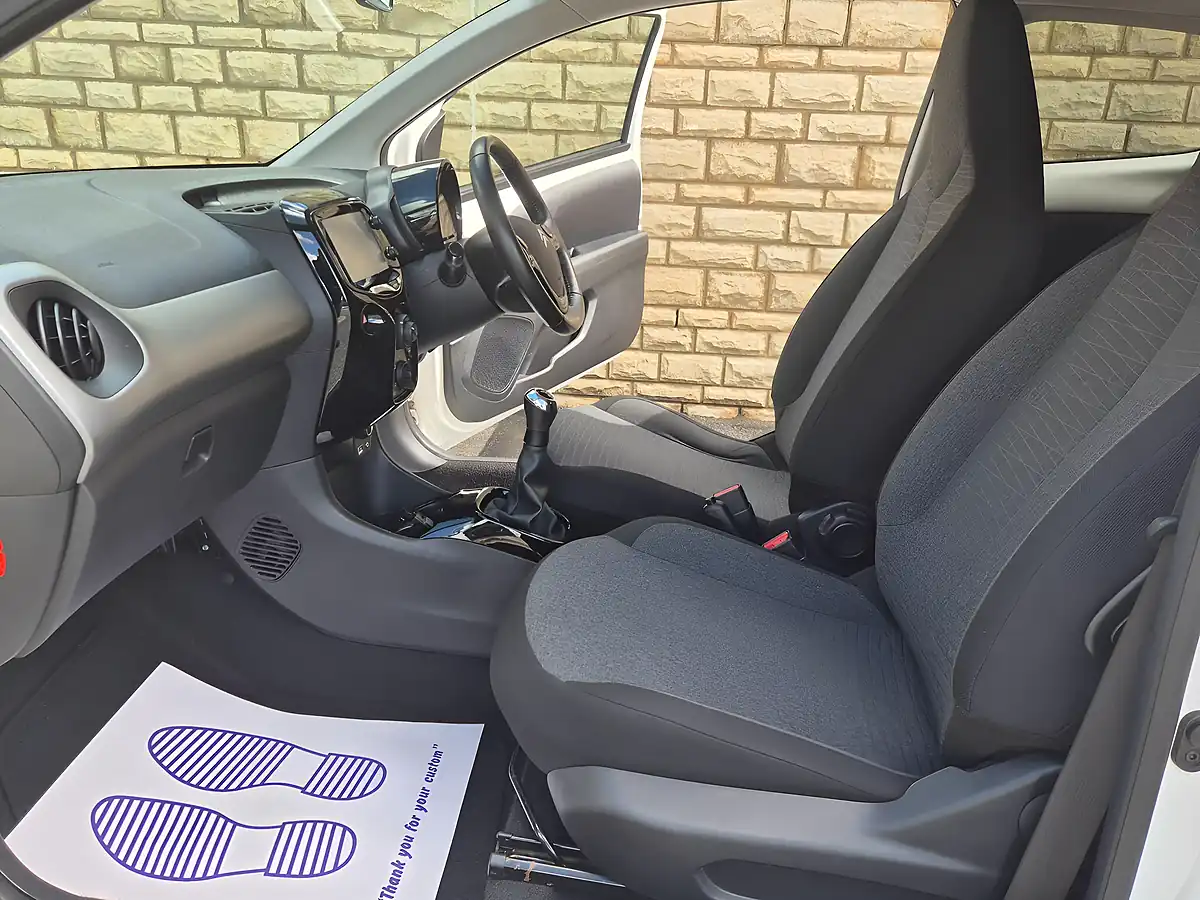 Used 2017 Citroen C1 Flair White - Interior and Exterior details 11