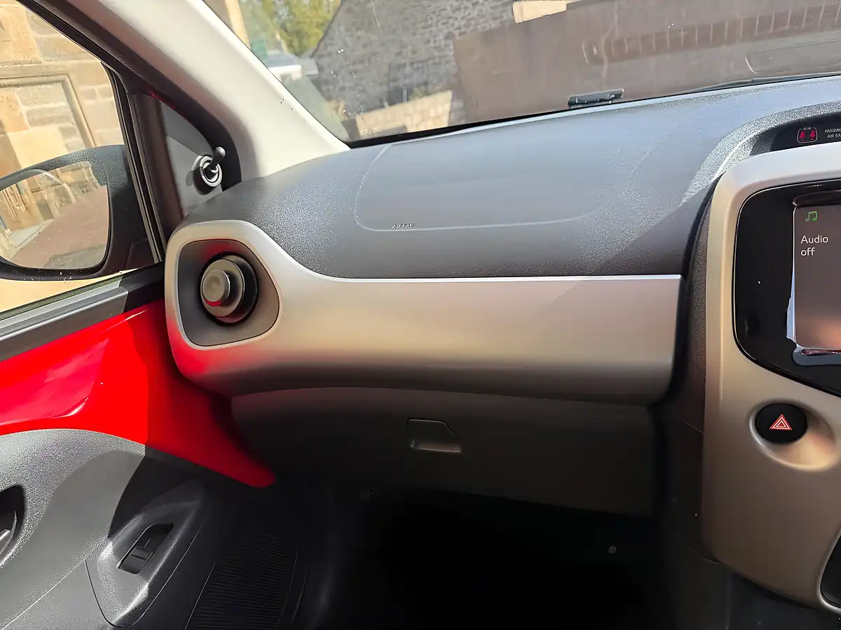 Used 2017 Citroen C1 Puretech Feel Red - Interior and Exterior details 15