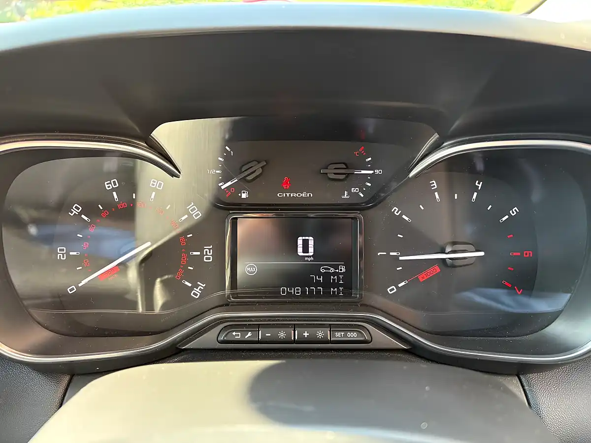 Used 2017 Citroen C3 Aircross Flair Black - Interior and Exterior details 12