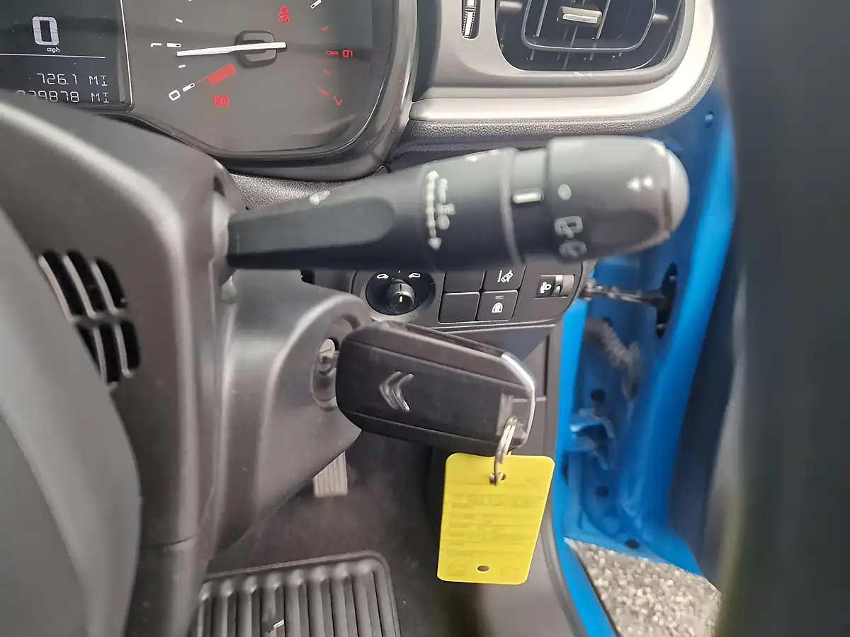 Used 2017 Citroen C3 Feel Blue - Interior and Exterior details 13