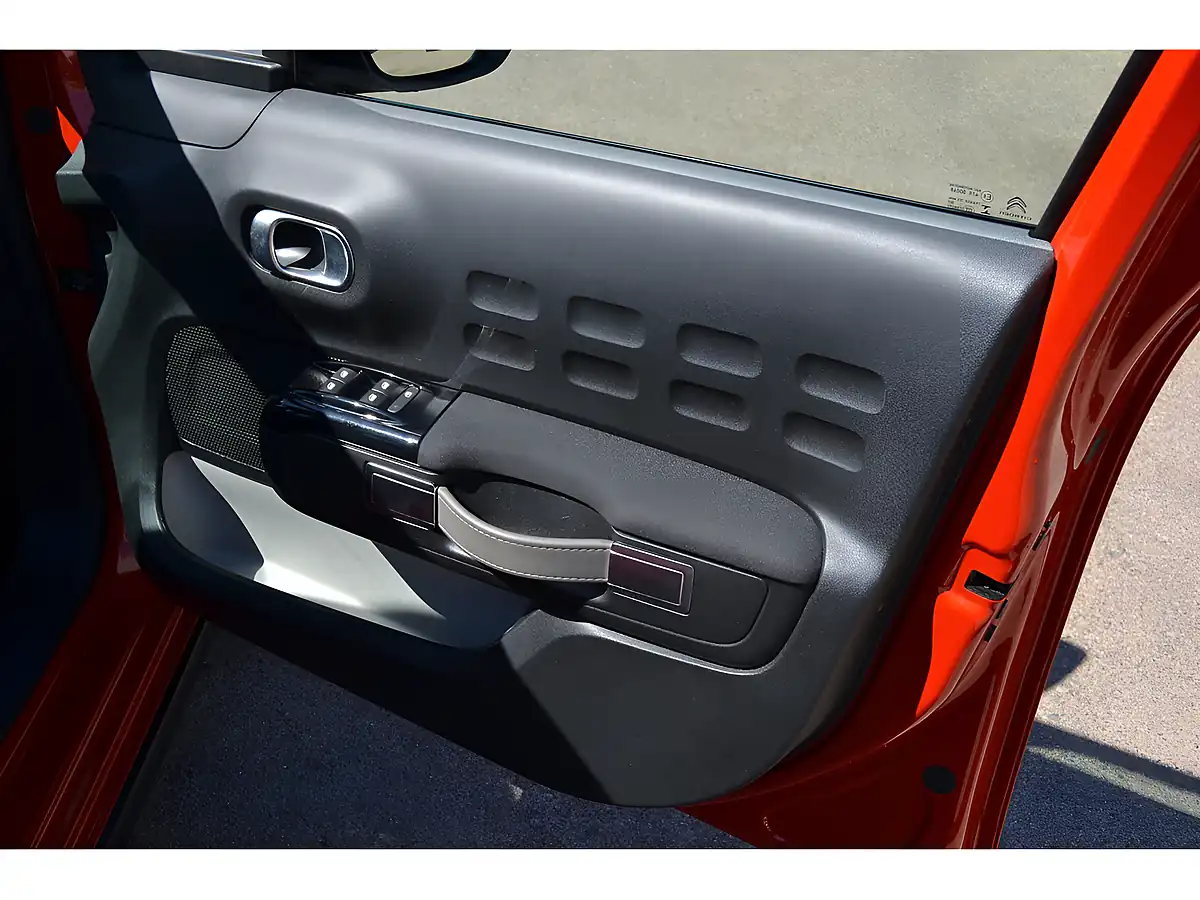 Used 2017 Citroen C3 Feel Orange - Interior and Exterior details 15