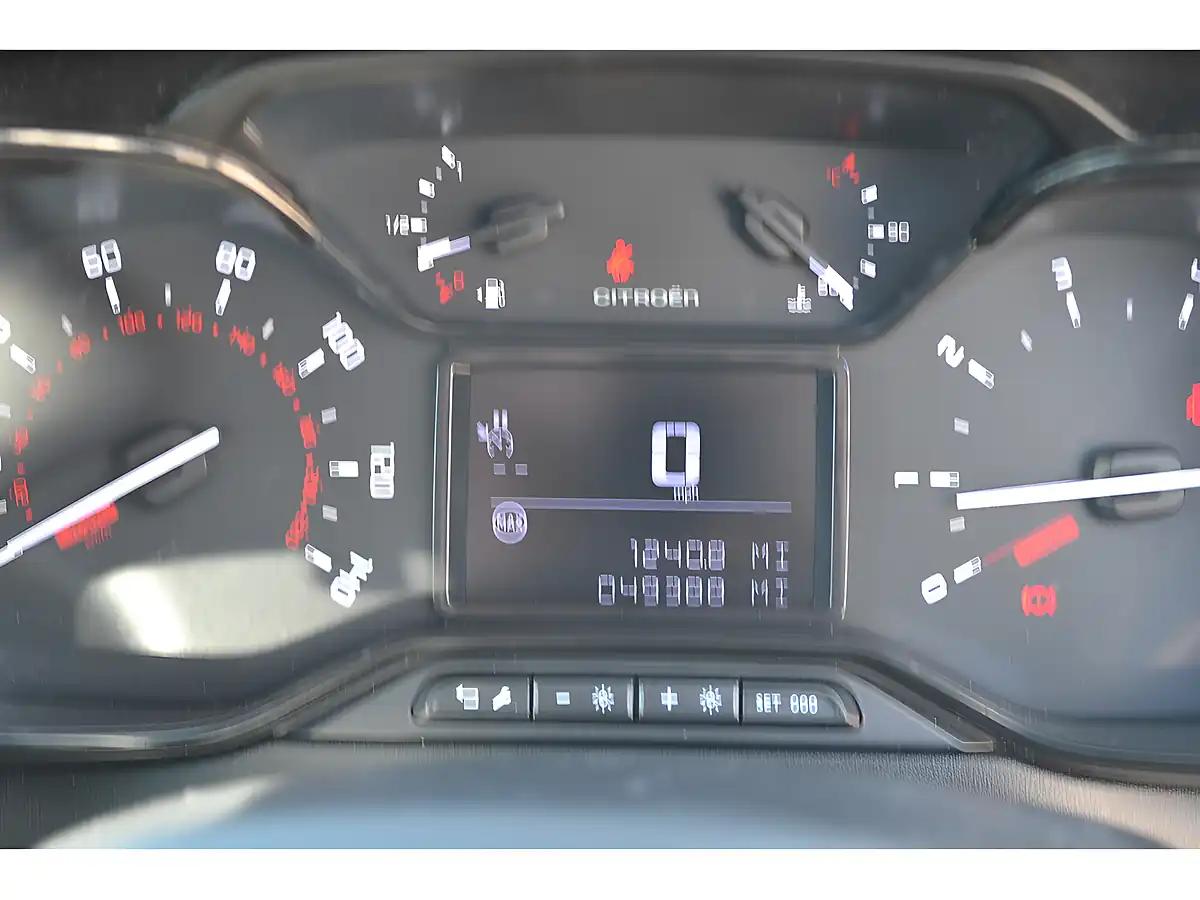 Used 2017 Citroen C3 Feel Orange - Interior and Exterior details 18