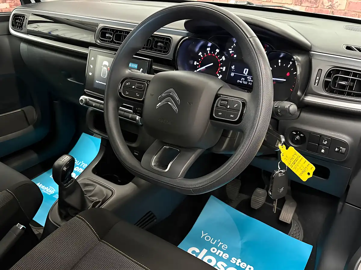 Used 2017 Citroen C3 Feel White - Interior and Exterior details 7