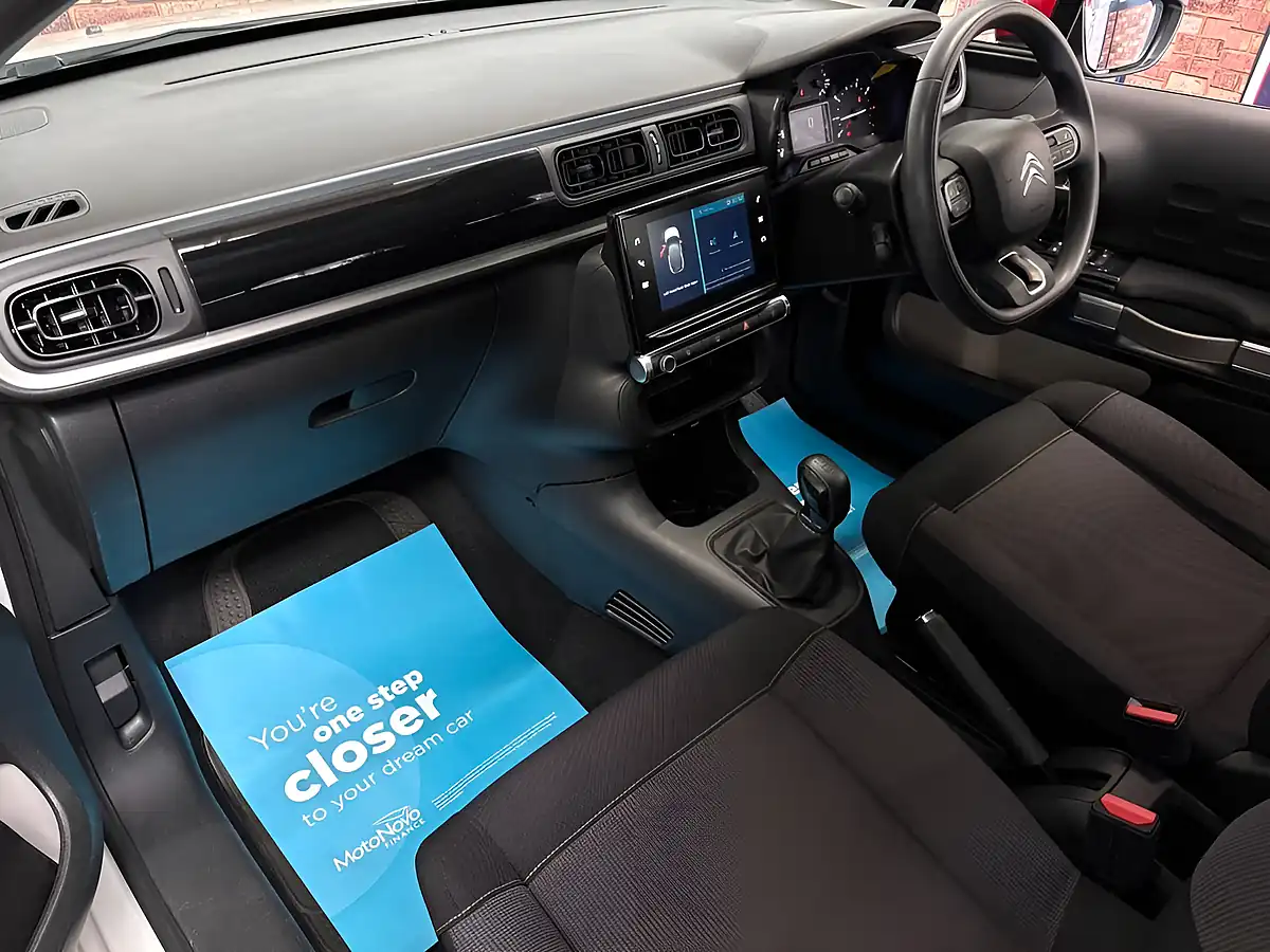 Used 2017 Citroen C3 Feel White - Interior and Exterior details 8
