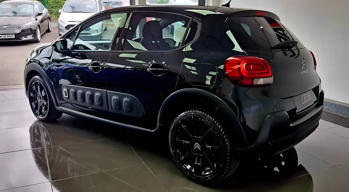 Used 2017 Citroen C3 Flair Black - Interior and Exterior details 4