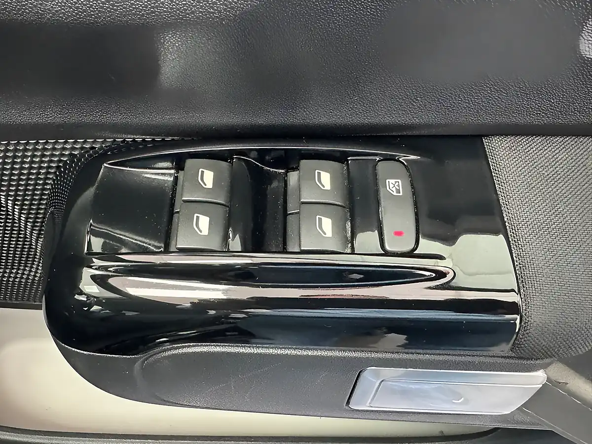 Used 2017 Citroen C3 Flair Black - Interior and Exterior details 13