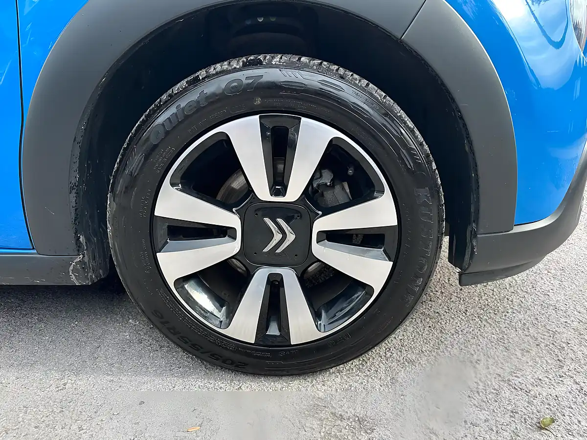 Used 2017 Citroen C3 Flair Blue - Interior and Exterior details 18