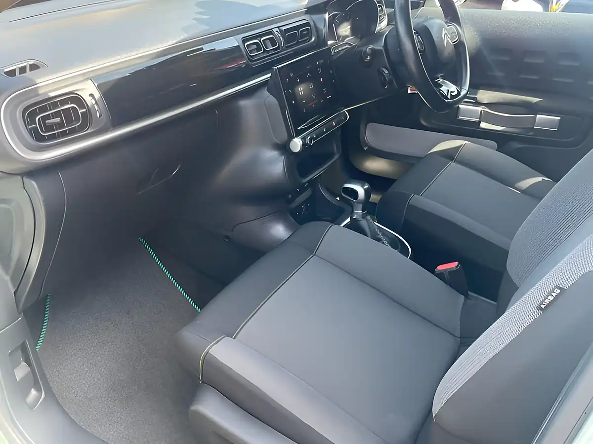 Used 2017 Citroen C3 Flair Green - Interior and Exterior details 16
