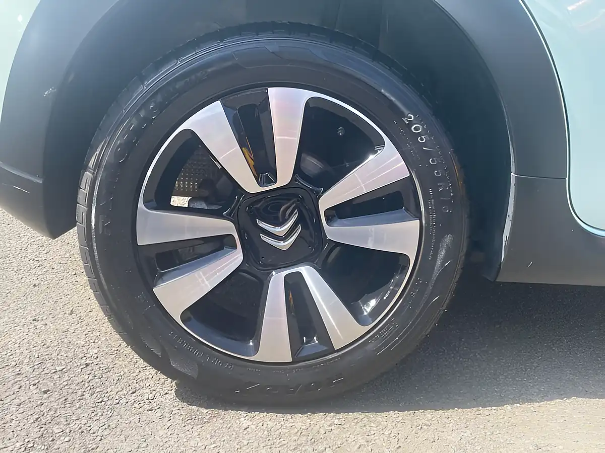 Used 2017 Citroen C3 Flair Green - Interior and Exterior details 9