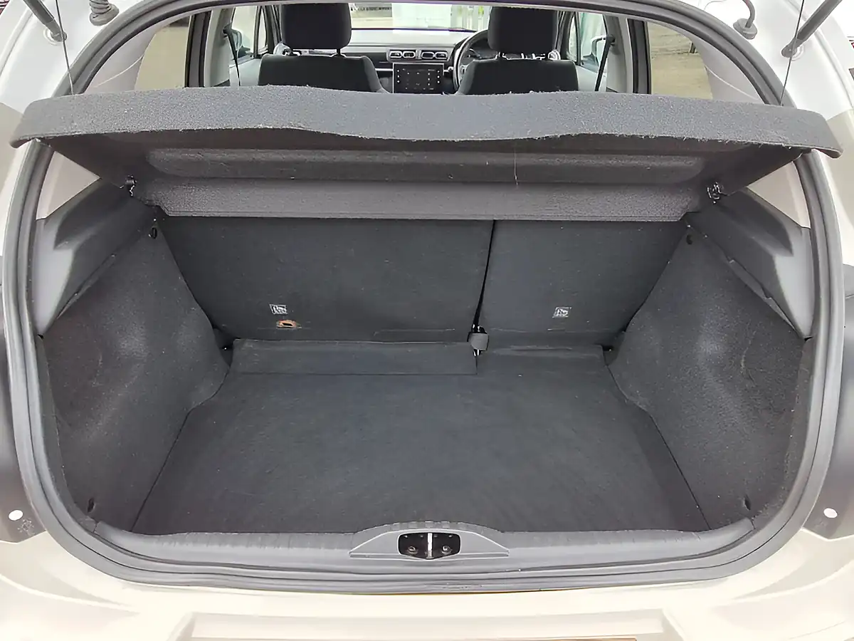 Used 2017 Citroen C3 Flair Soft Sand Metallic - Interior and Exterior details 17