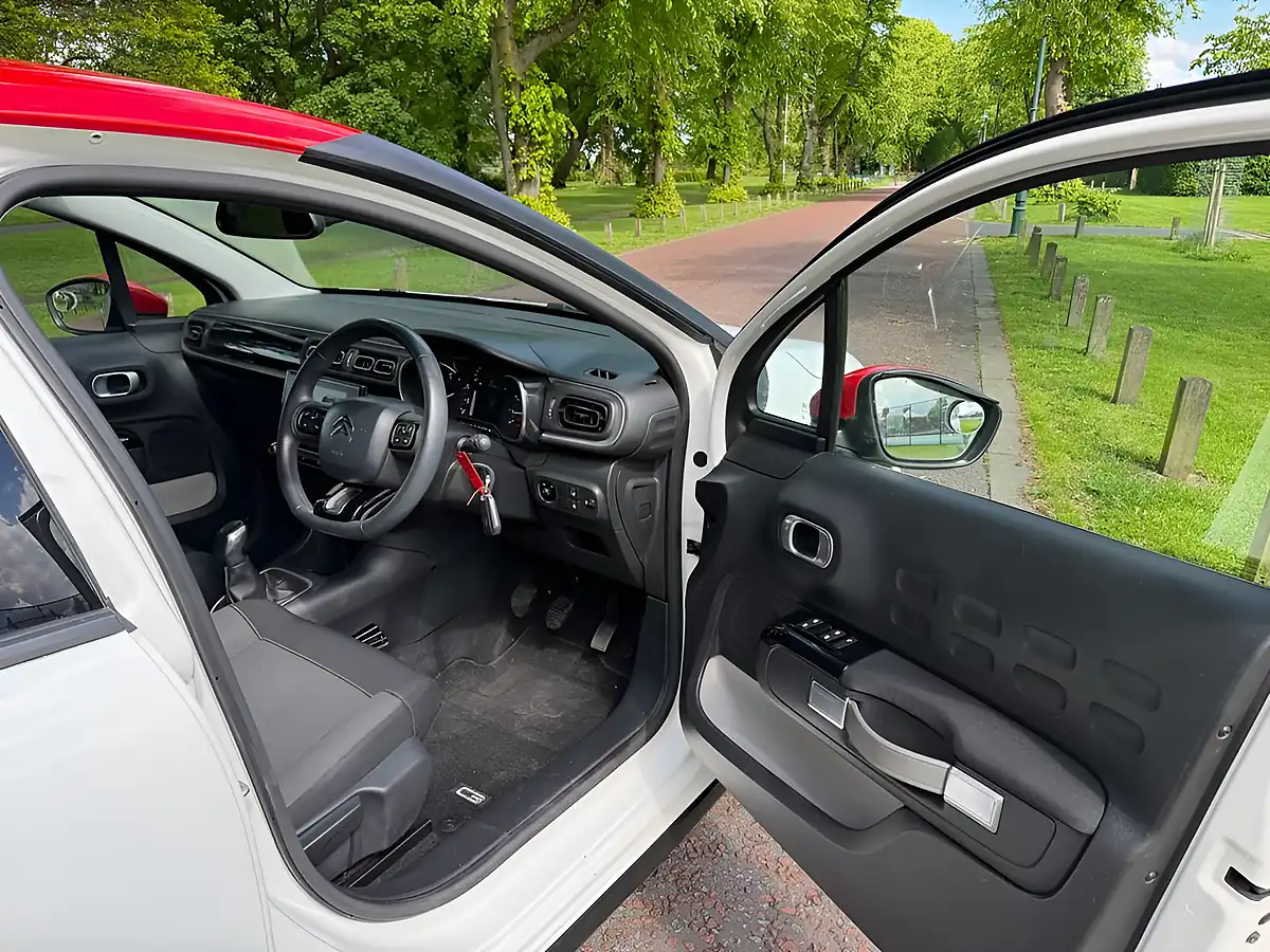 Used 2017 Citroen C3 Flair White - Interior and Exterior details 9