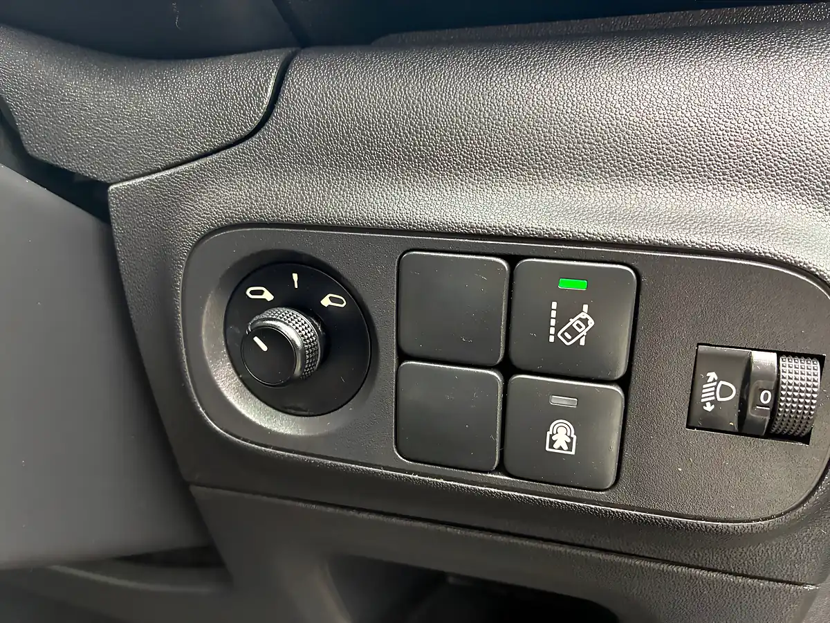 Used 2017 Citroen C3 Flair White - Interior and Exterior details 20