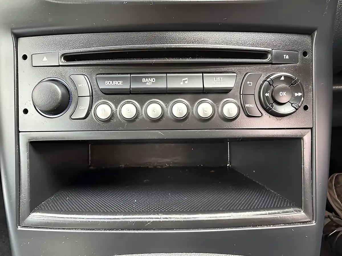 Used 2017 Citroen C3 Picasso Edition Grey - Interior and Exterior details 13