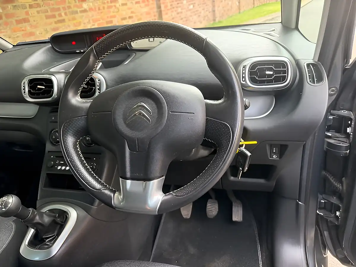 Used 2017 Citroen C3 Picasso Edition Grey - Interior and Exterior details 3