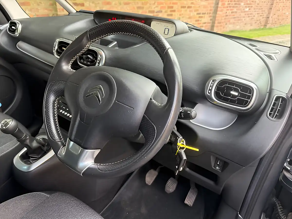 Used 2017 Citroen C3 Picasso Edition Grey - Interior and Exterior details 6