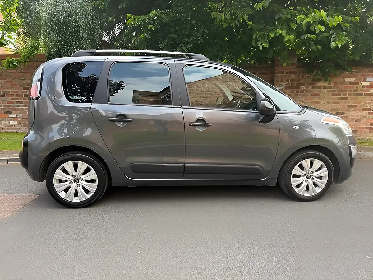 Used 2017 Citroen C3 Picasso Edition Grey - Interior and Exterior details 7