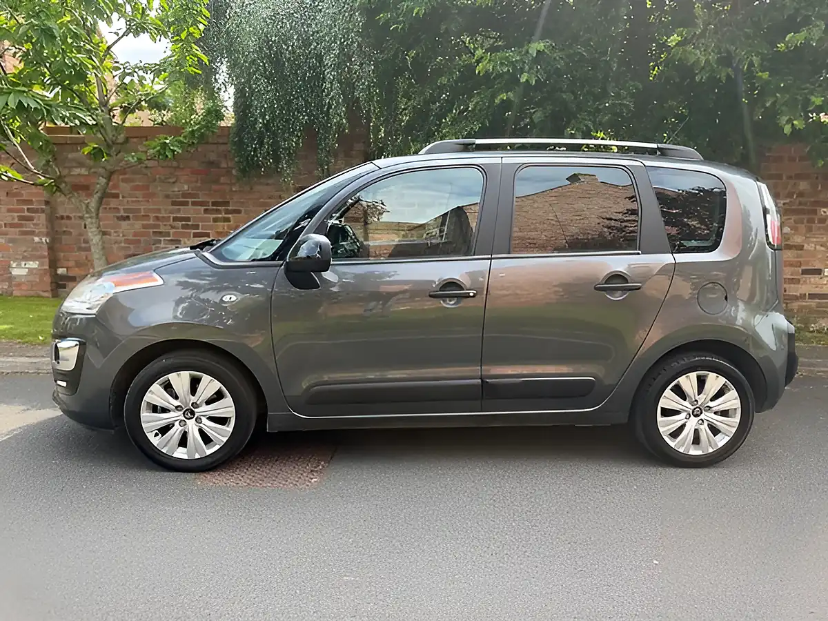 Used 2017 Citroen C3 Picasso Edition Grey - Interior and Exterior details 8