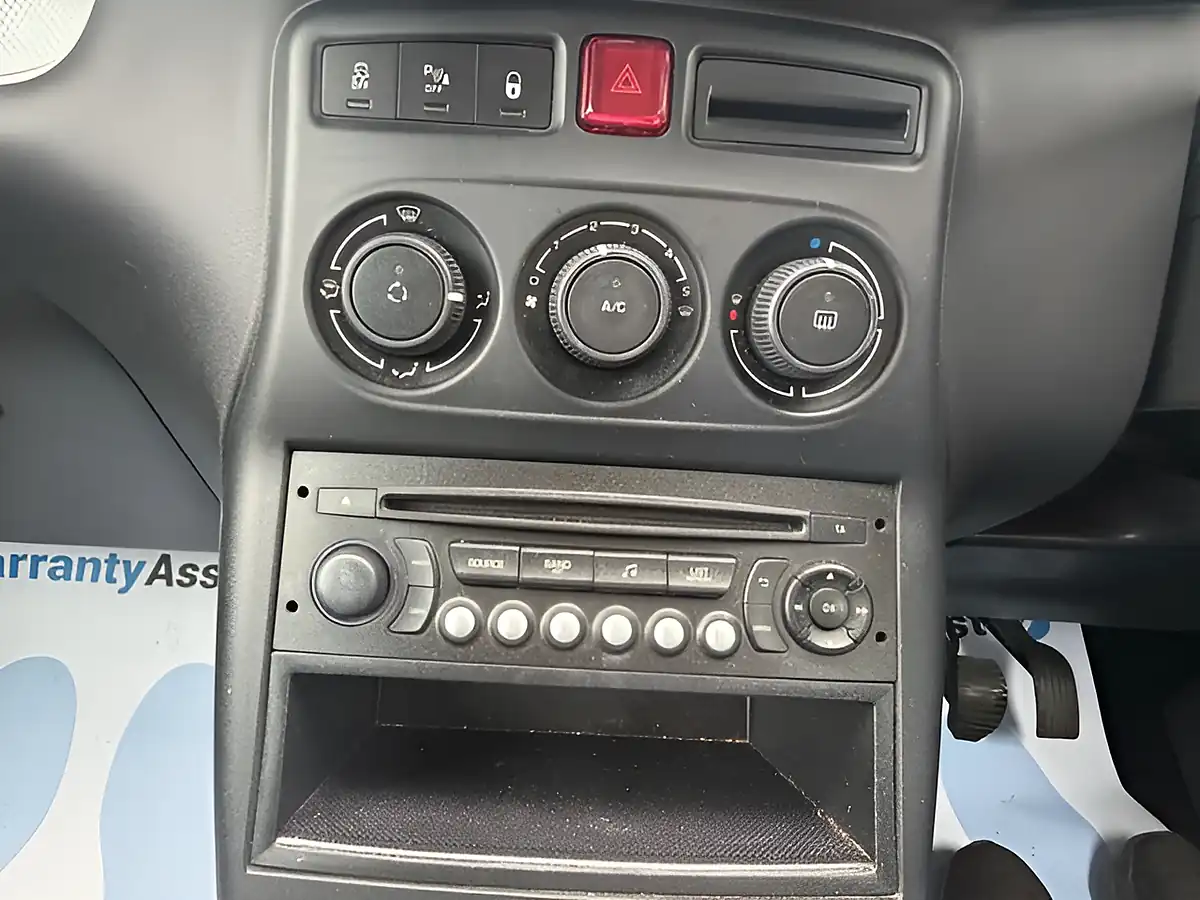 Used 2017 Citroen C3 Picasso Edition White - Interior and Exterior details 11