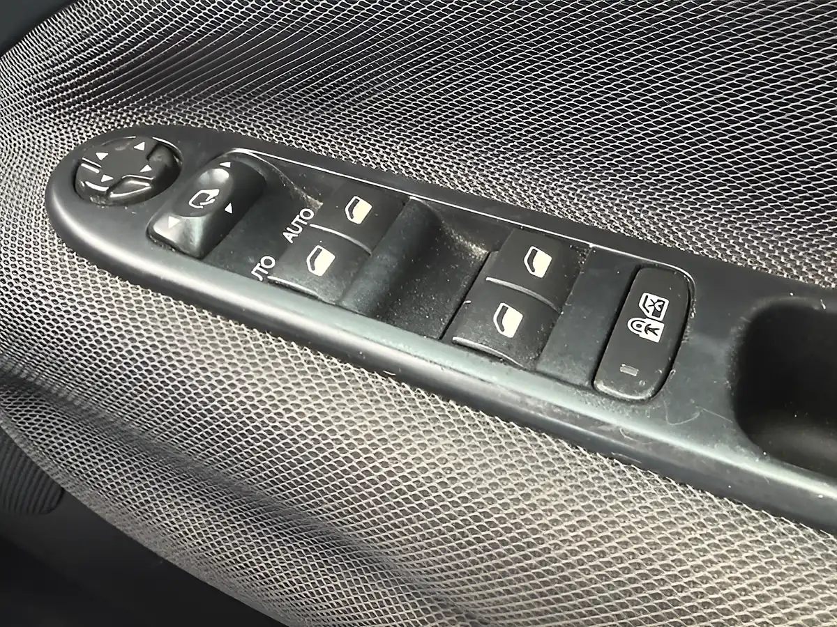 Used 2017 Citroen C3 Picasso Edition White - Interior and Exterior details 14