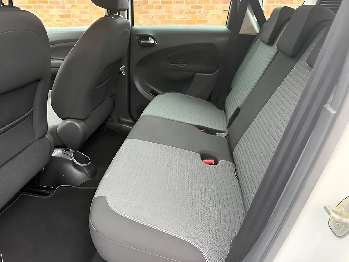 Used 2017 Citroen C3 Picasso Edition White - Interior and Exterior details 15