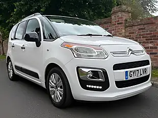 Used 2017 Citroen C3 Picasso Edition White - Interior and Exterior details 2