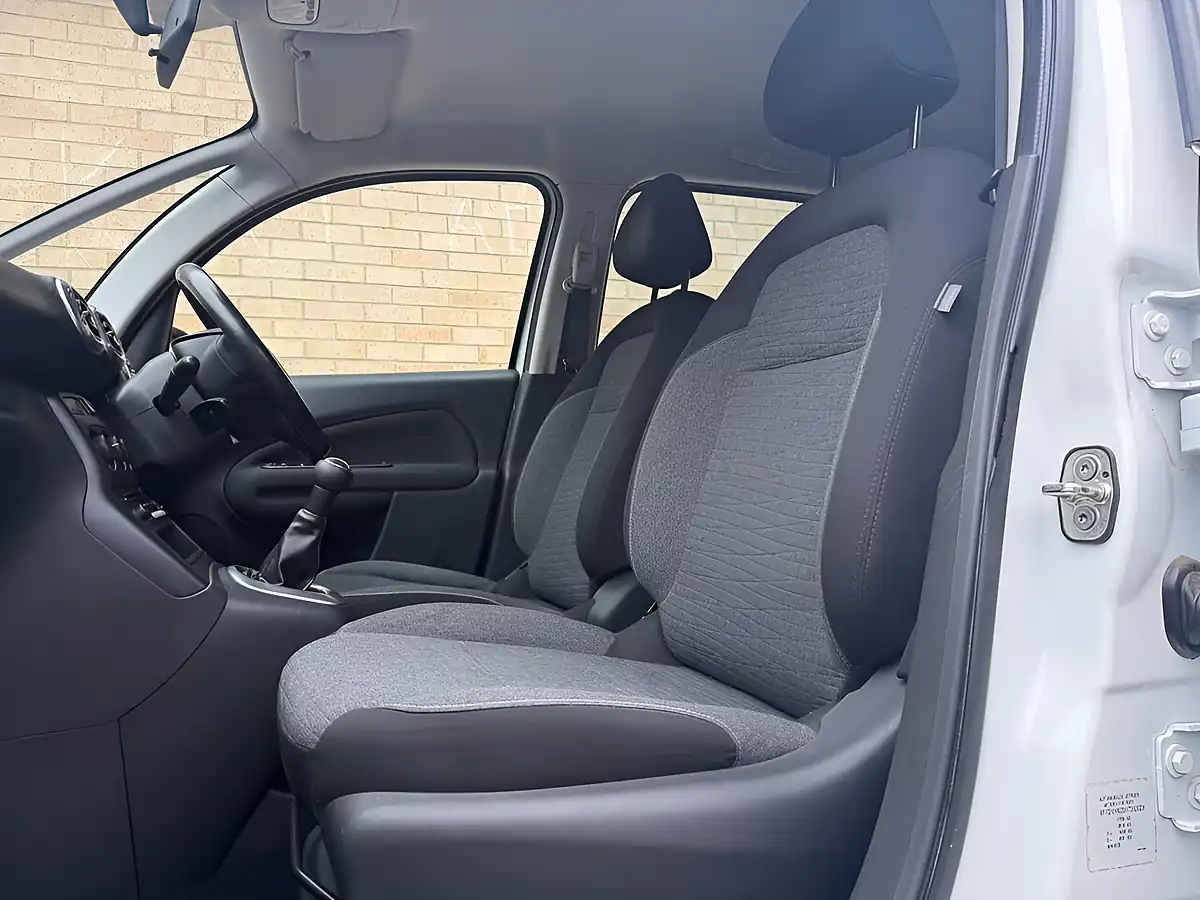 Used 2017 Citroen C3 Picasso Edition White - Interior and Exterior details 12