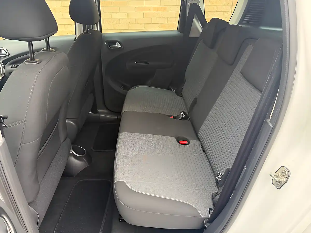 Used 2017 Citroen C3 Picasso Edition White - Interior and Exterior details 14