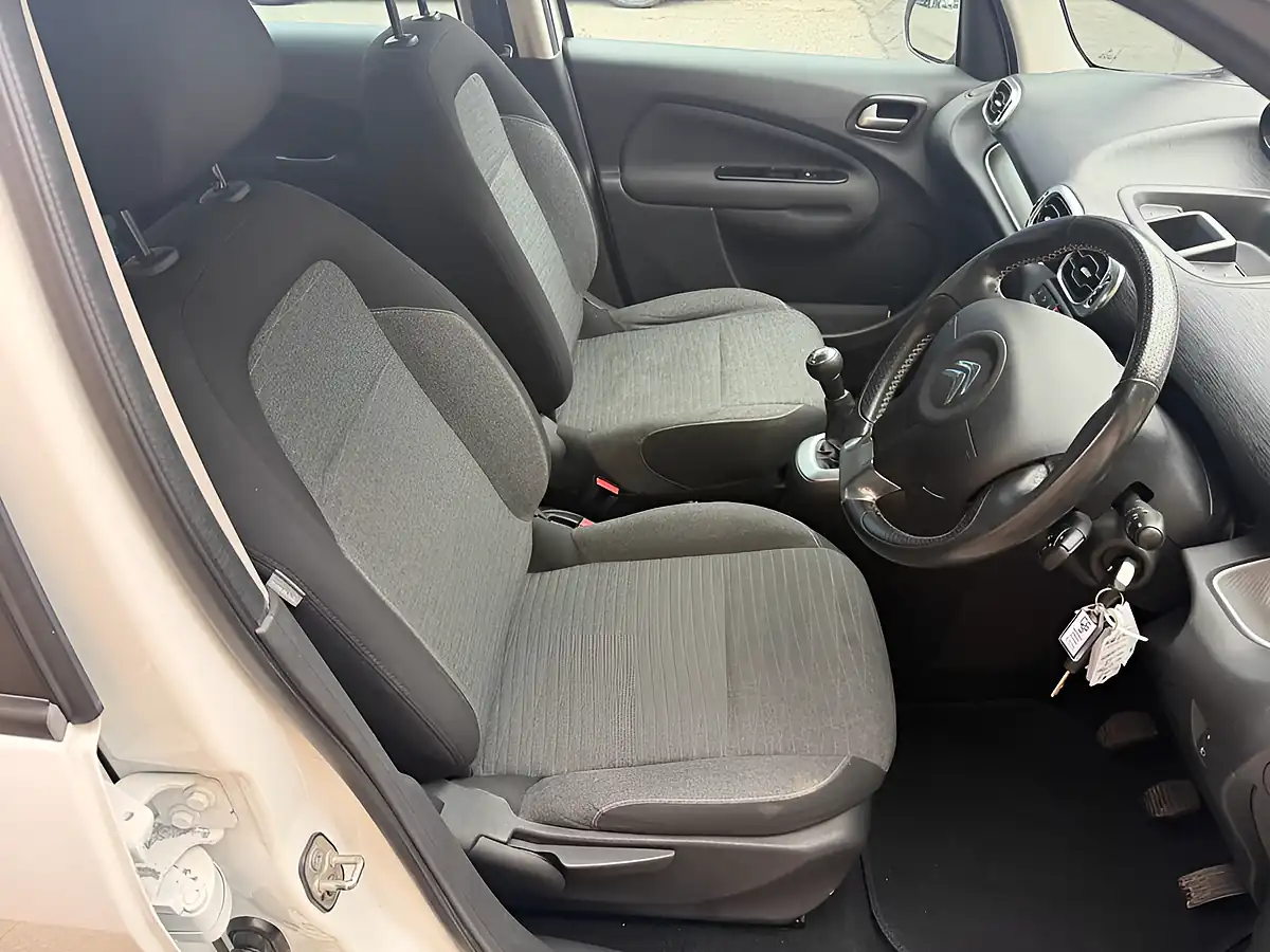 Used 2017 Citroen C3 Picasso Edition White - Interior and Exterior details 17