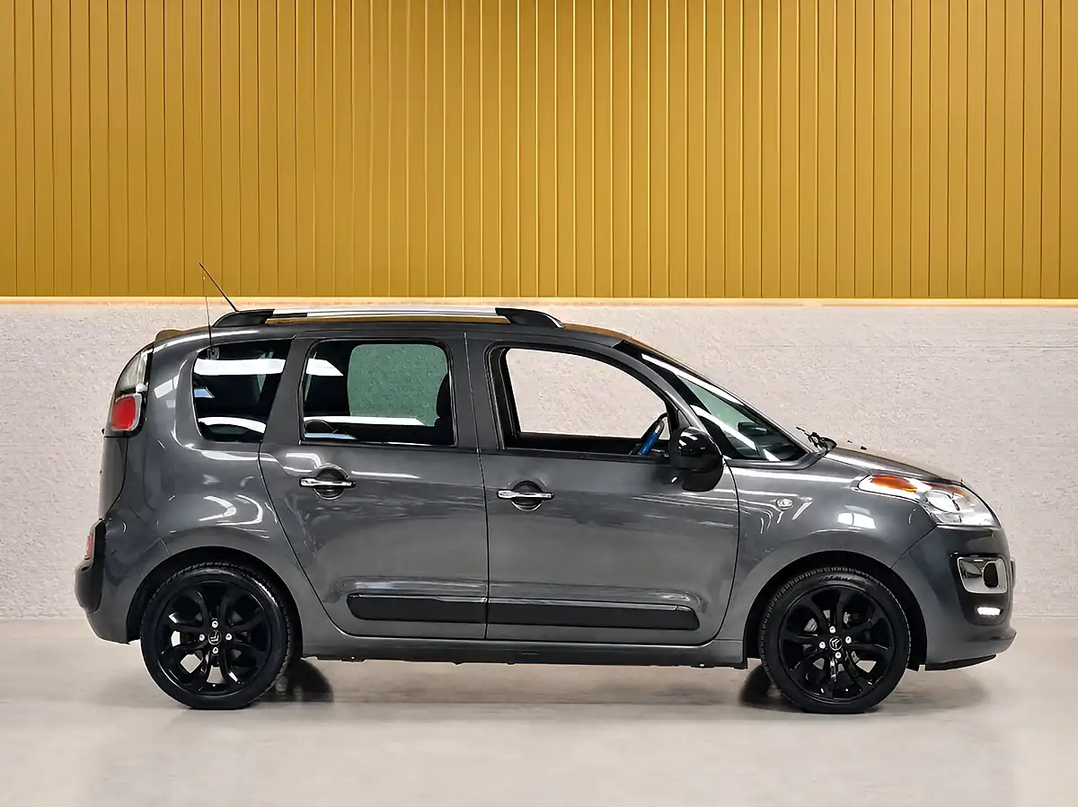 Used 2017 Citroen C3 Picasso Platinum Grey - Interior and Exterior details 13