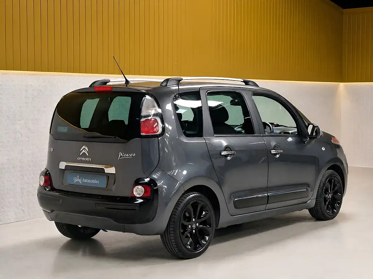 Used 2017 Citroen C3 Picasso Platinum Grey - Interior and Exterior details 19