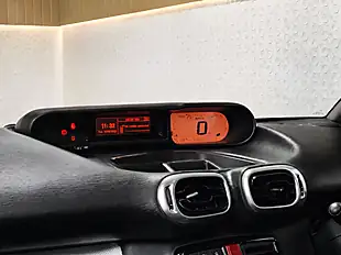 Used 2017 Citroen C3 Picasso Platinum Grey - Interior and Exterior details 4