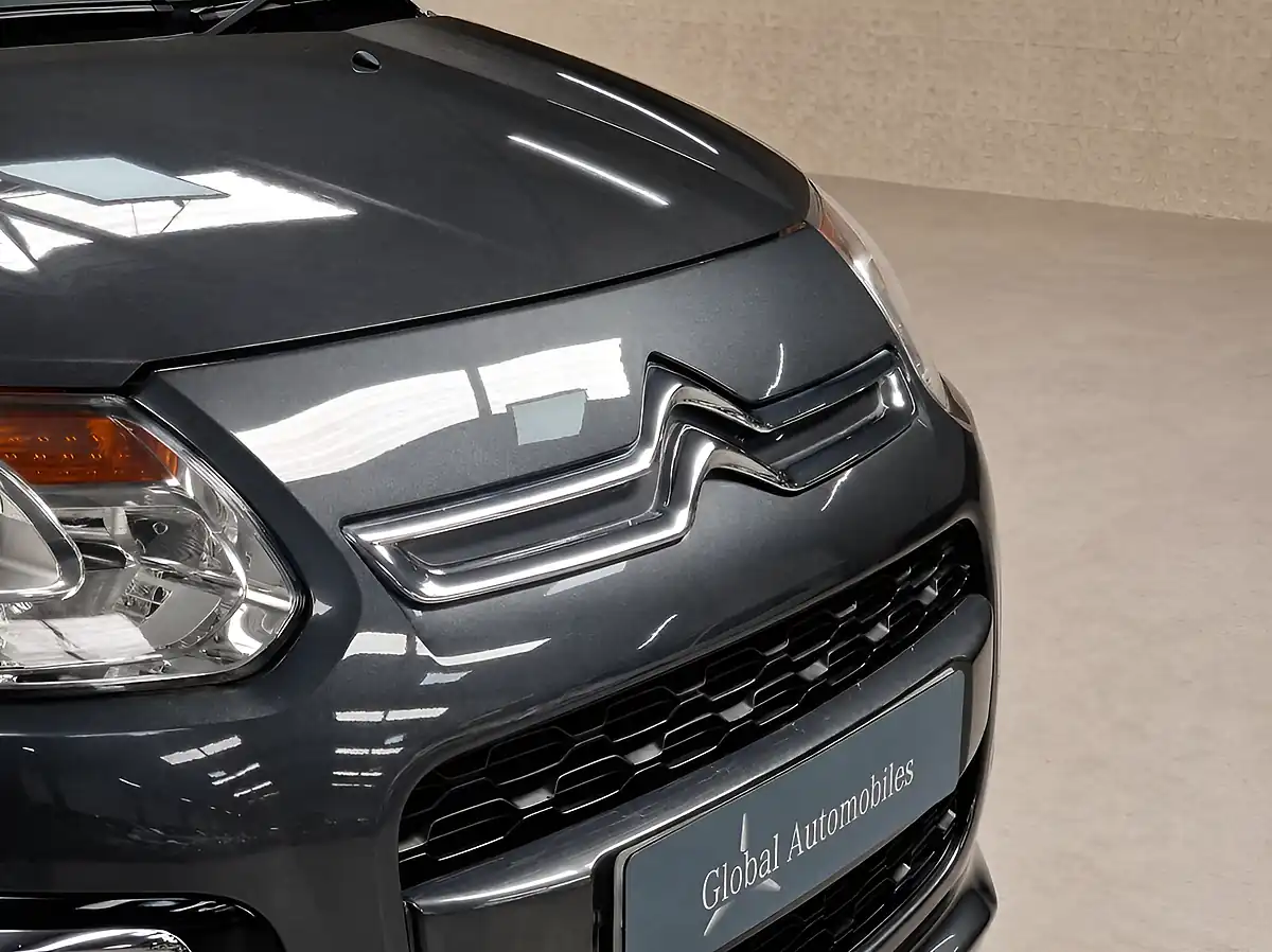 Used 2017 Citroen C3 Picasso Platinum Grey - Interior and Exterior details 9