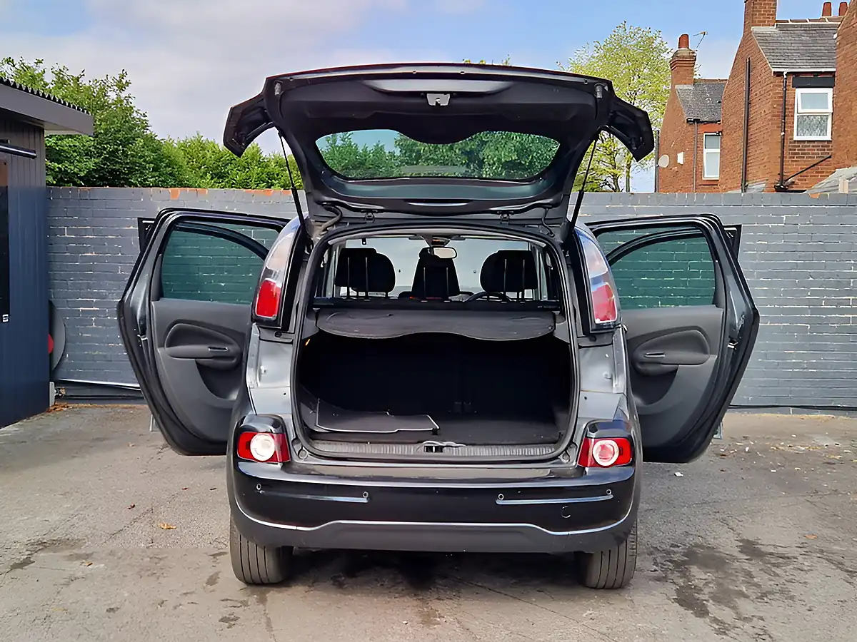 Used 2017 Citroen C3 Picasso Platinum Grey - Interior and Exterior details 12