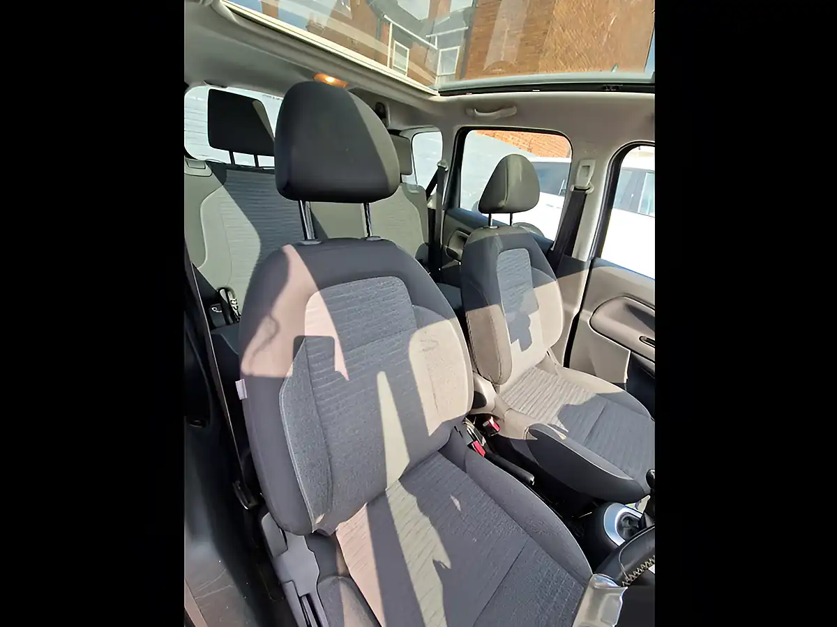 Used 2017 Citroen C3 Picasso Platinum Grey - Interior and Exterior details 14