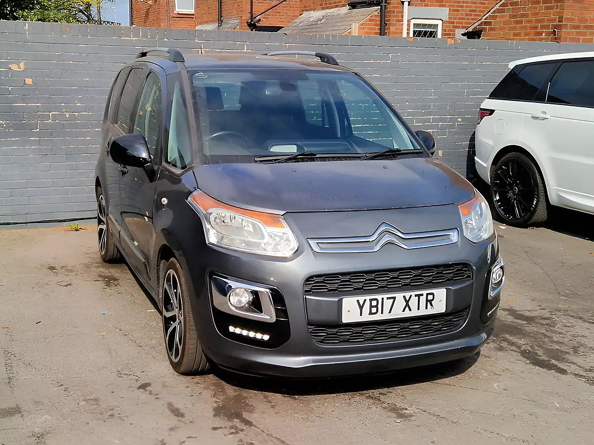 Used 2017 Citroen C3 Picasso Platinum Grey - Interior and Exterior details 3
