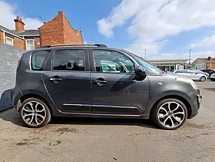 Used 2017 Citroen C3 Picasso Platinum Grey - Interior and Exterior details 7