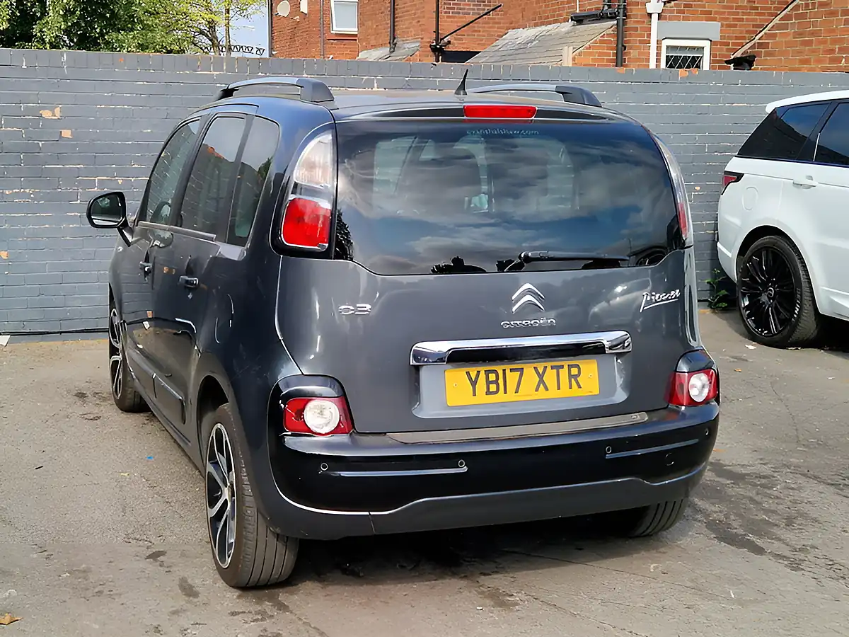Used 2017 Citroen C3 Picasso Platinum Grey - Interior and Exterior details 8