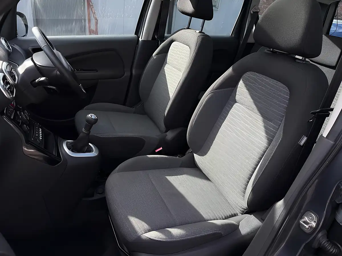 Used 2017 Citroen C3 Picasso Platinum Grey - Interior and Exterior details 11