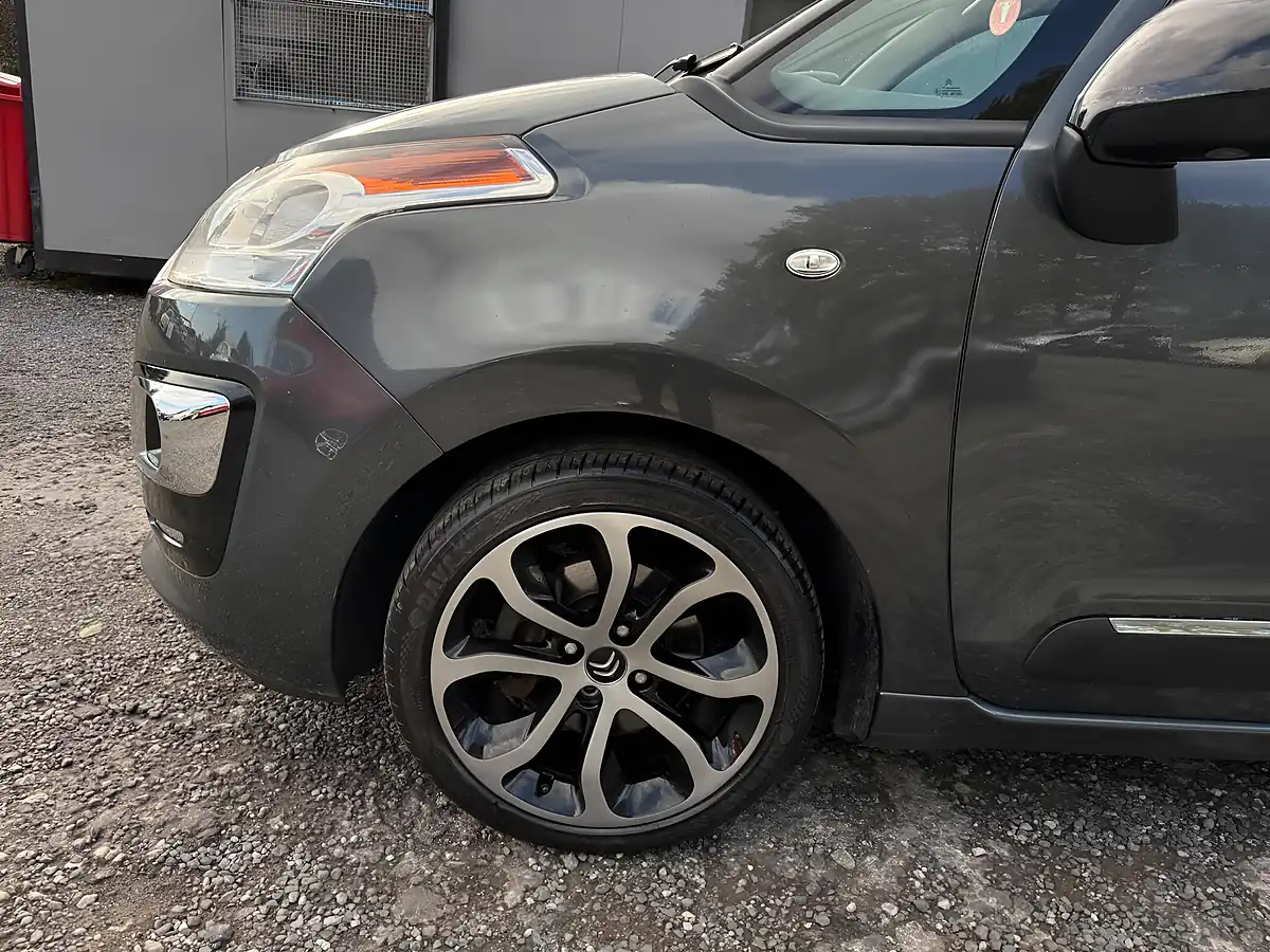 Used 2017 Citroen C3 Picasso Platinum Grey - Interior and Exterior details 19