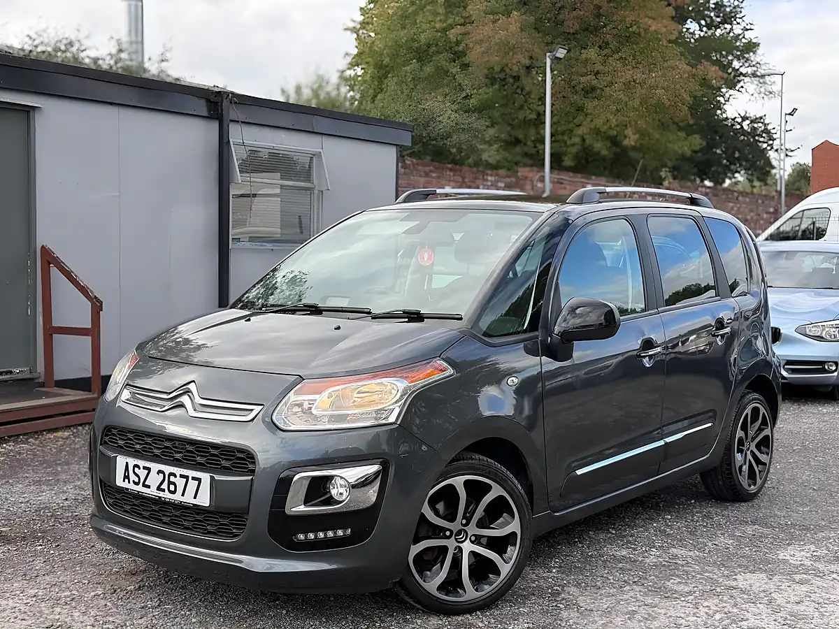 Used 2017 Citroen C3 Picasso Platinum Grey - Interior and Exterior details 3
